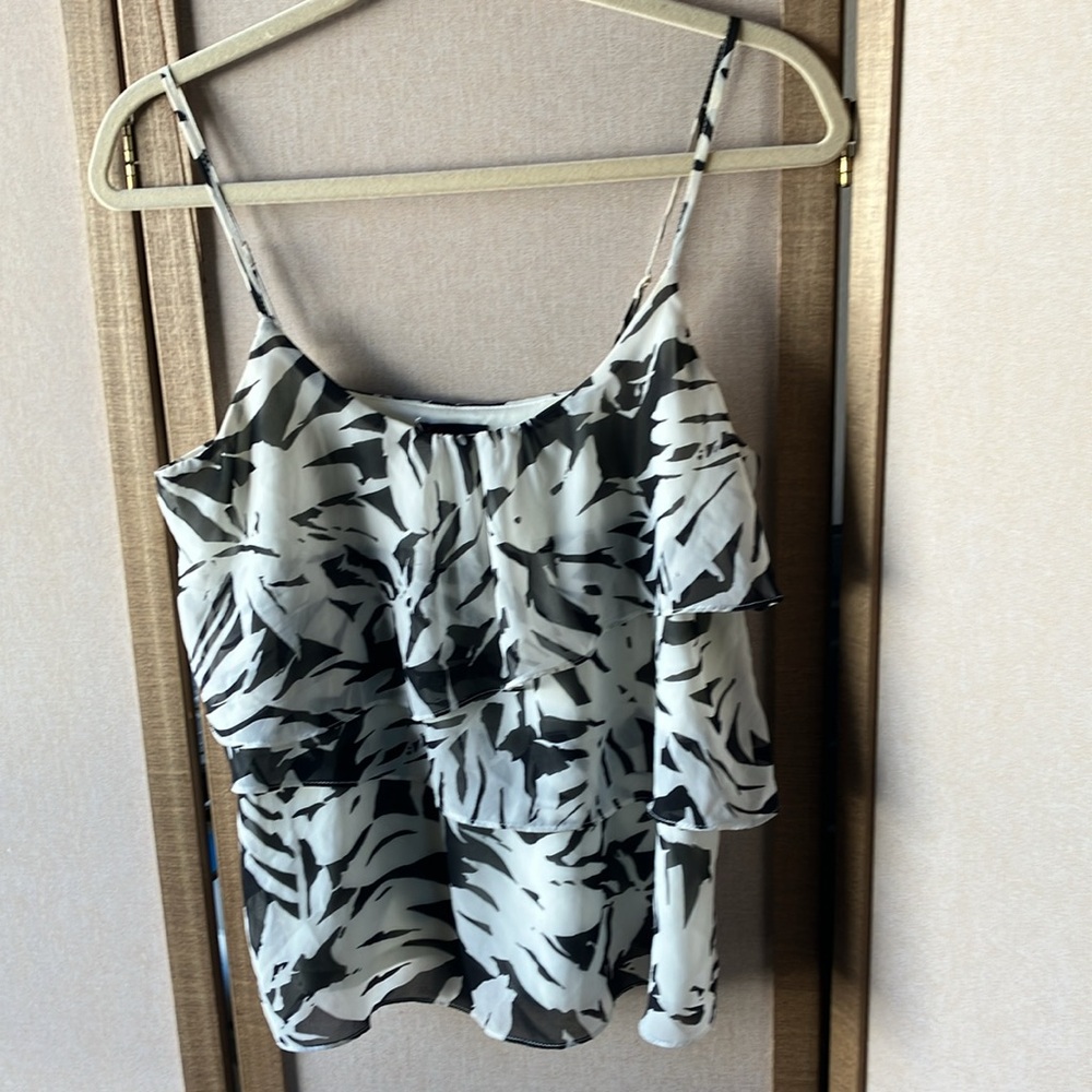 FINAL MARKDOWN Sofia Vergara tiered Top medium